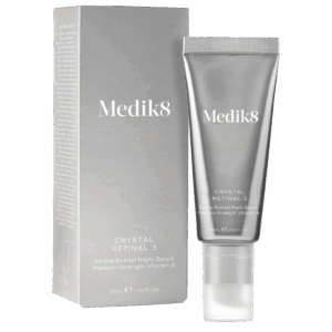 Crystal Retinal 3™ – stredne silné nočné krémové sérum 30 ml so stabilizačným systémom z oleja z mrkvových semien, vitamínmi C a E, kyselinou hyalurónovou a glycerínom.
